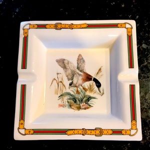 Gucci -Vintage 1970s Porcelain Mallard Duck ashtray. Some damage is repaired
